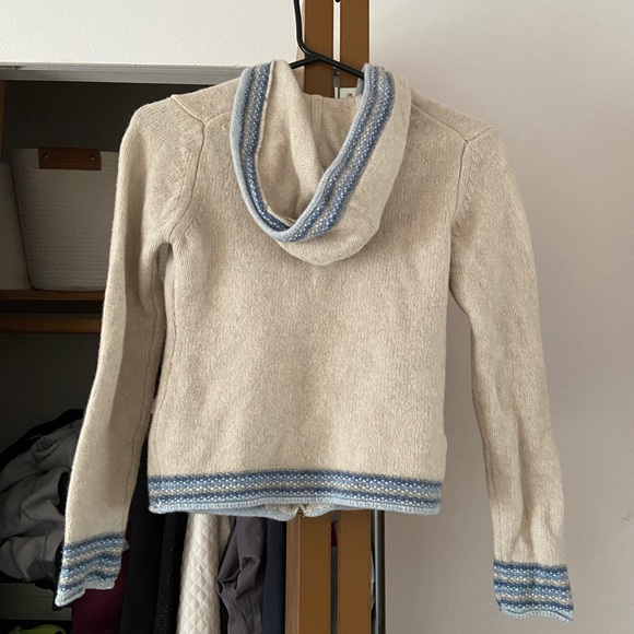 100% Wool -  Patagonia Sweater - Picture 3 of 3